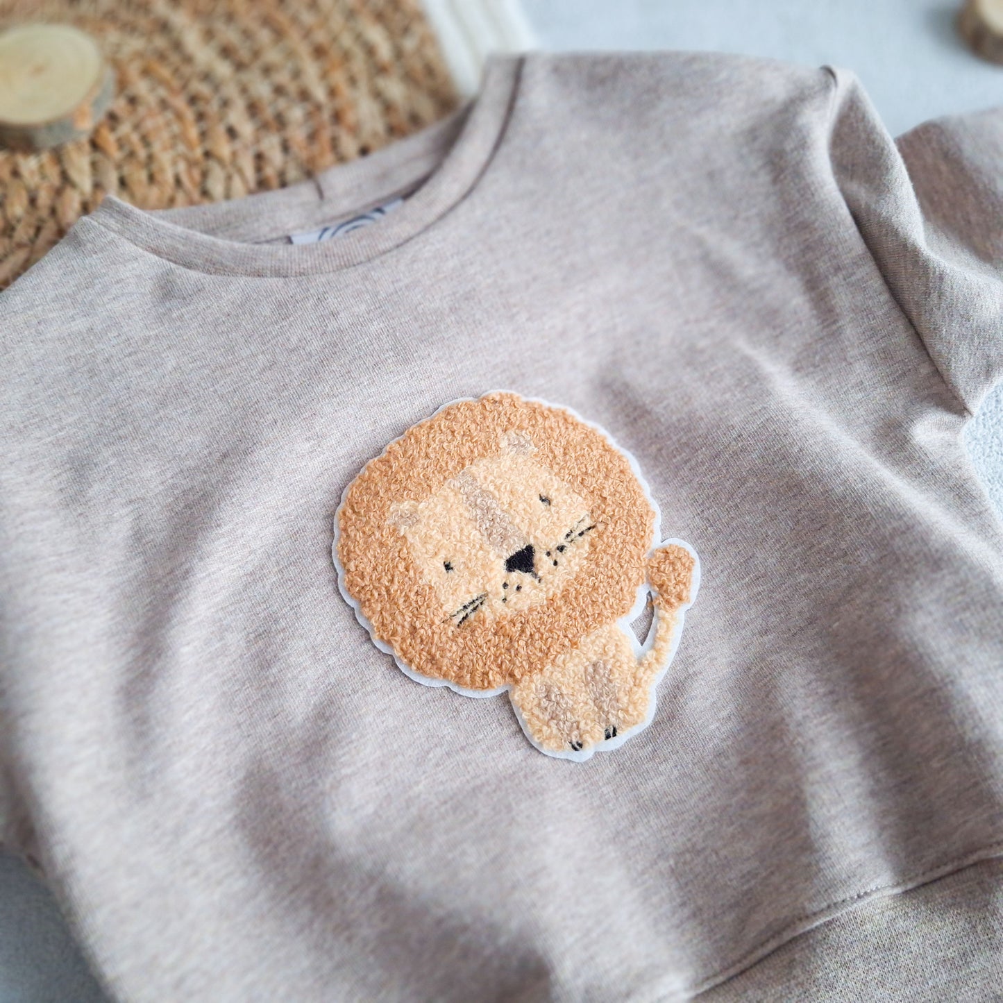 Loose Fit Sweater "Löwe" Gr. 62