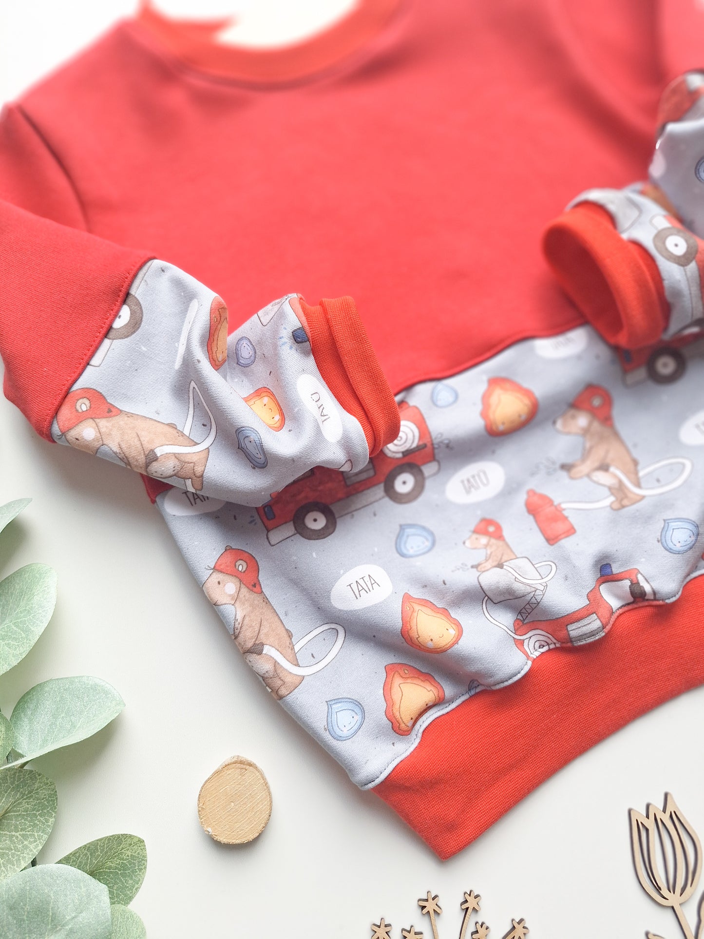 Basic Sweater "Feuerwehr" Gr. 104