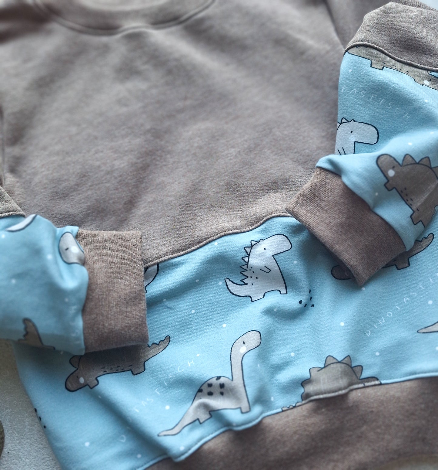 Basic Sweater "Dino" Gr. 98