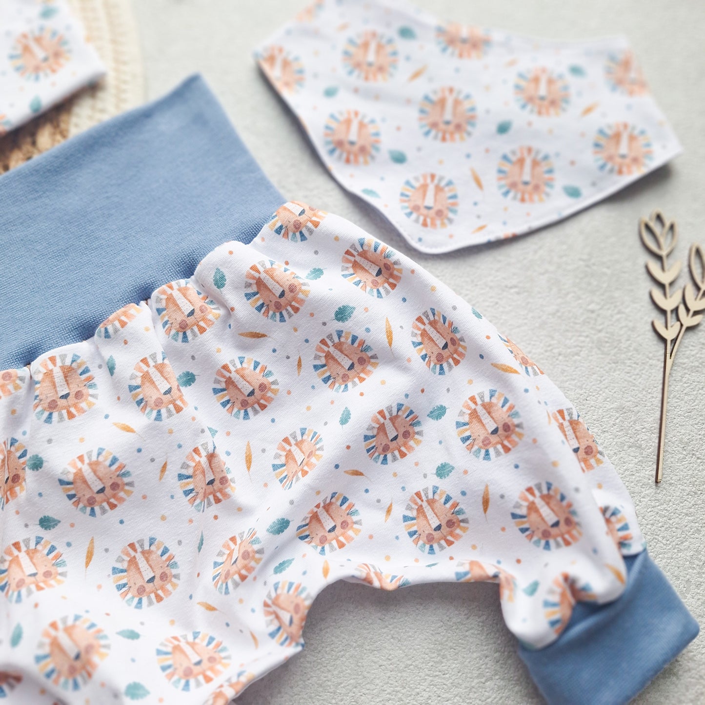 Set "Löwenkopf" Gr. 56/62