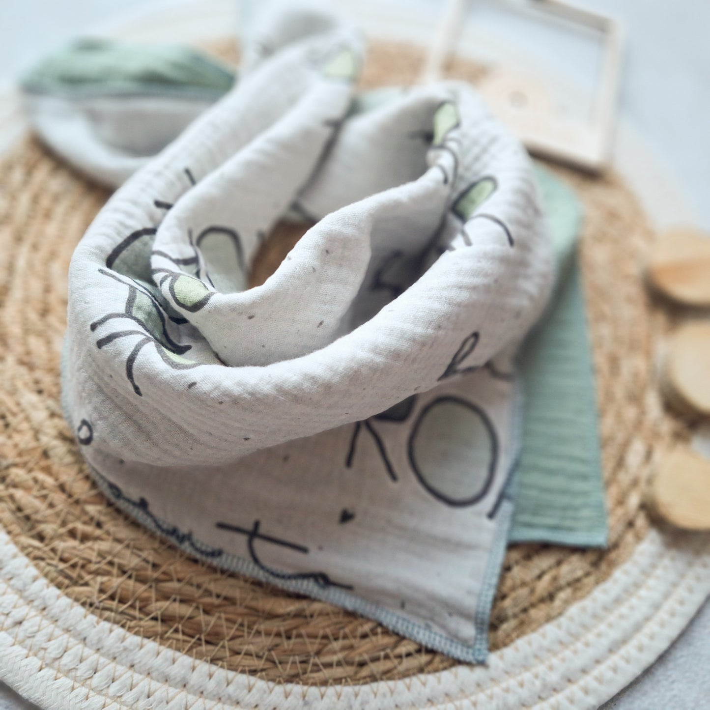 Musselinhalstuch "Born to be roar" 60x60cm