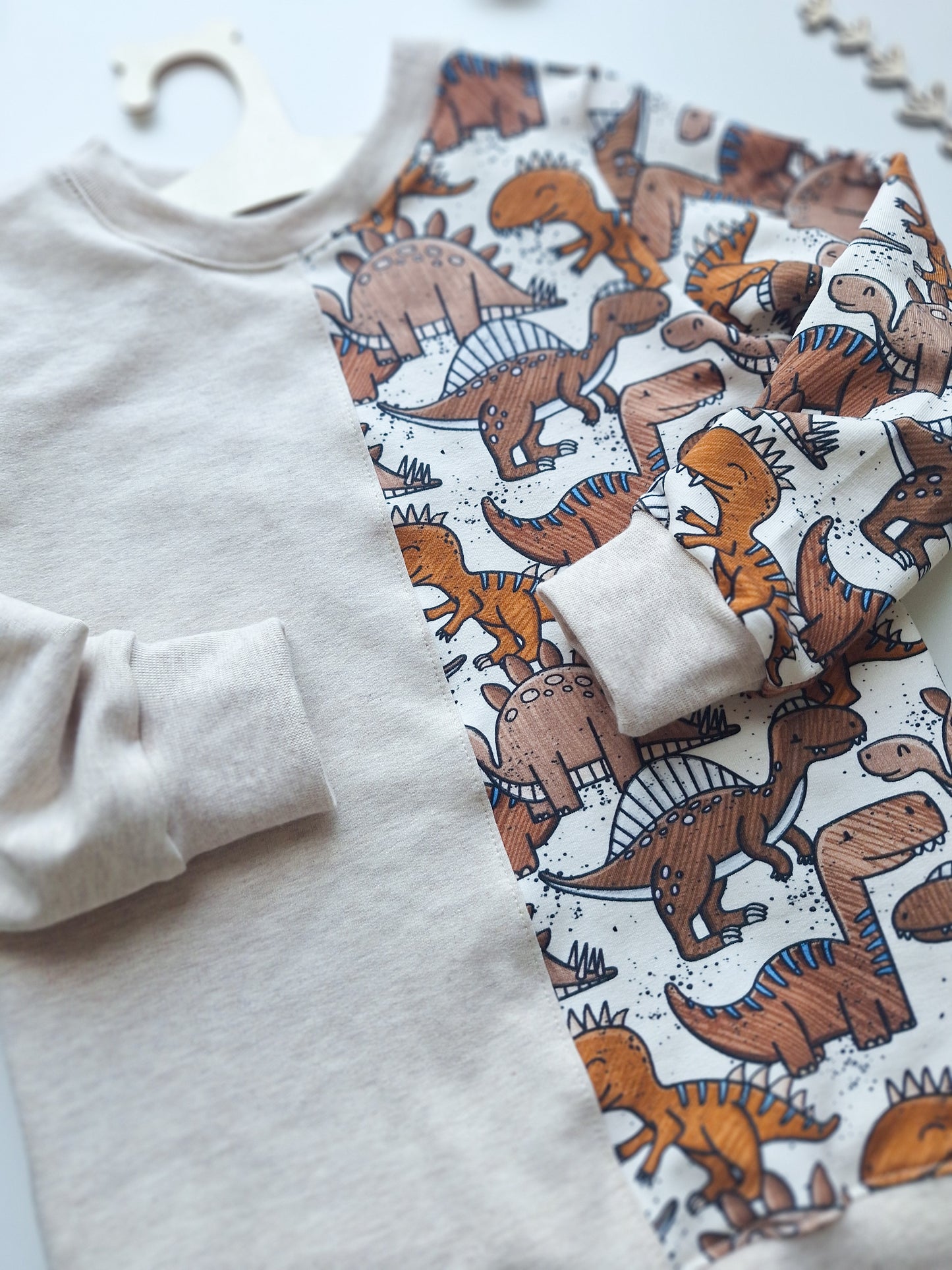 Sweater "Dino" Gr. 110